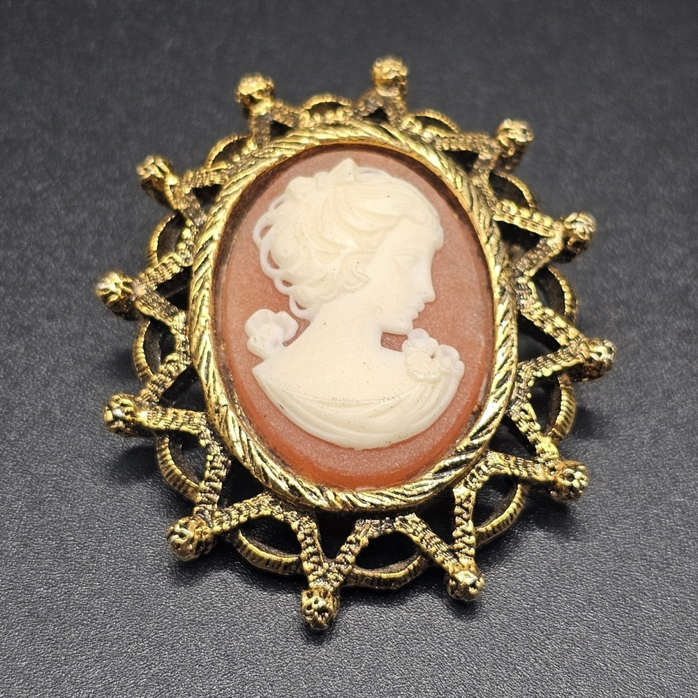 Vintage Cameo Brooch‎ Women OS Gold Peach Victorian Style Pendant Pin
